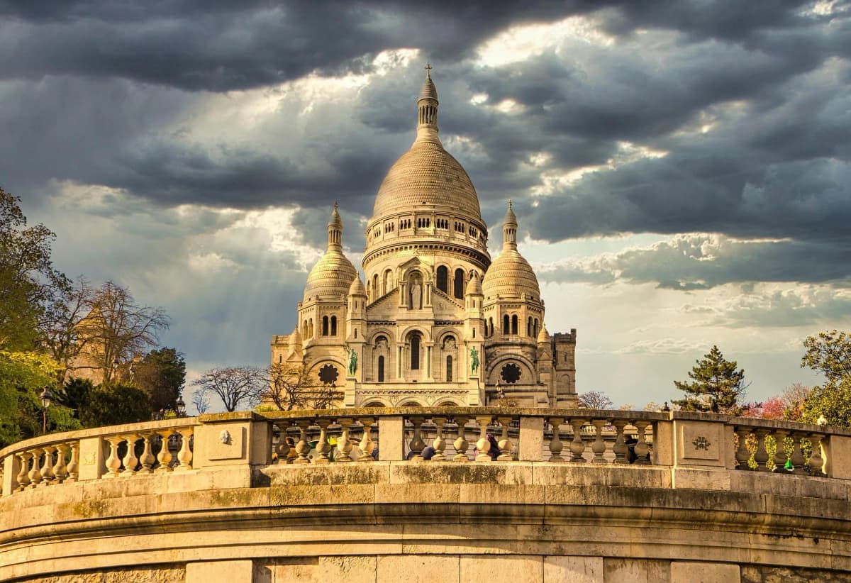 2.5-hour private walking tour of Montmartre