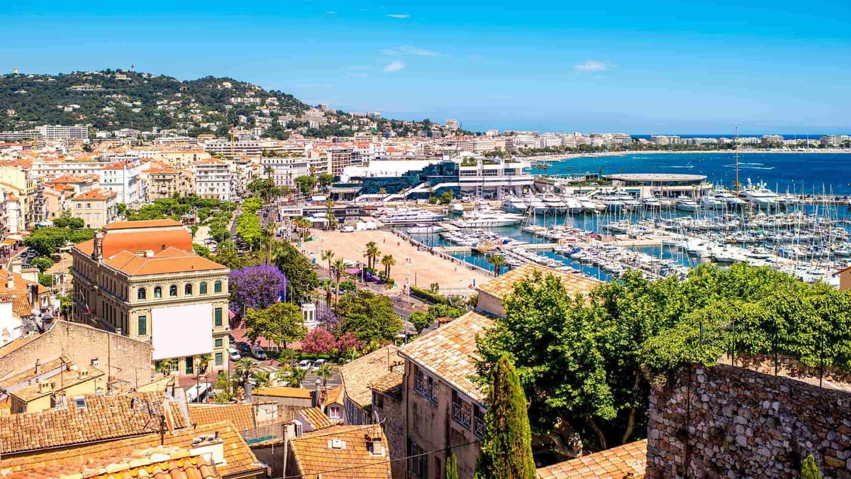 Cannes: Private Car Tour along the French Riviera